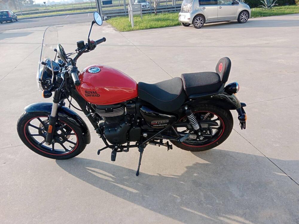 Royal Enfield Meteor 350 Fireball (2021 - 24) (3)