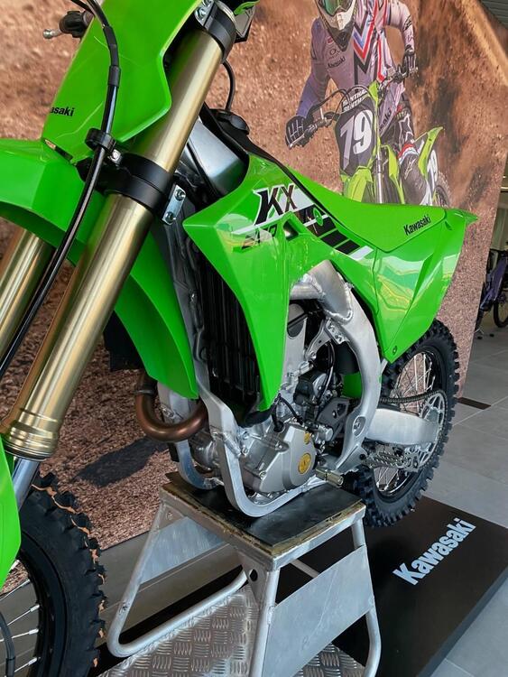 Kawasaki KX 250 (2025) (2)