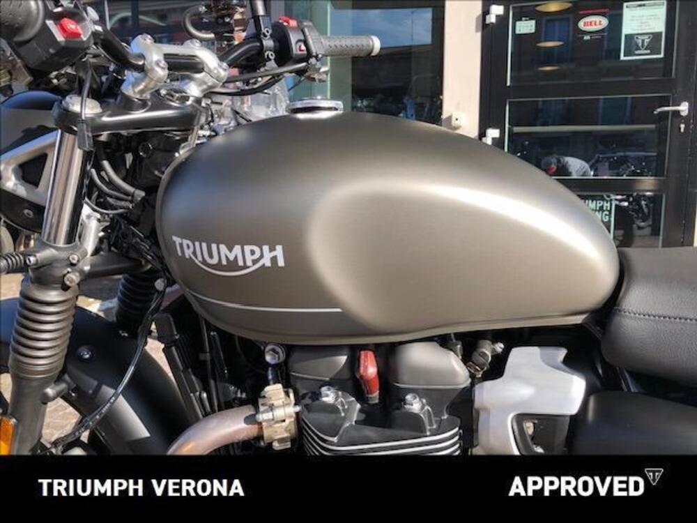 Triumph Street Twin 900 (2021 - 22) (3)