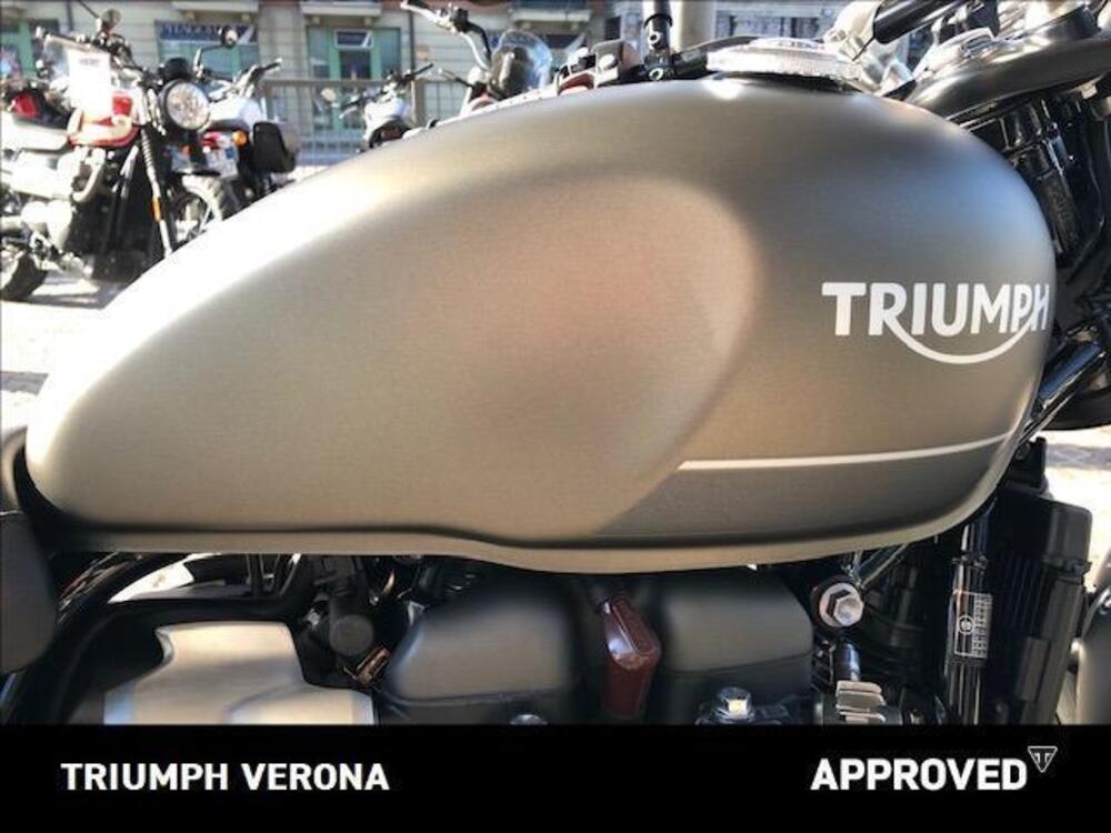 Triumph Street Twin 900 (2021 - 22) (4)