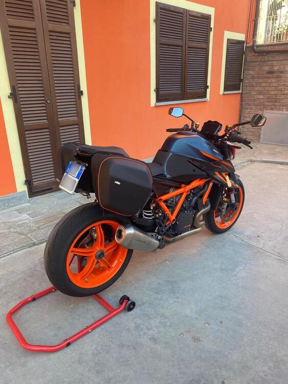 KTM 1290 Super Duke R (2022 - 23) (4)