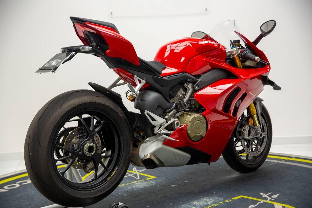 Ducati Panigale V4 S 1100 (2021) (3)