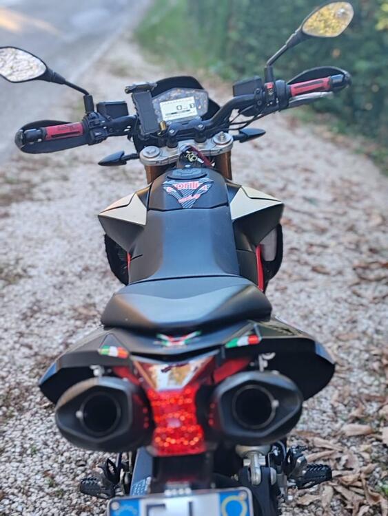 Aprilia Dorsoduro 900 (2017 - 20) (2)