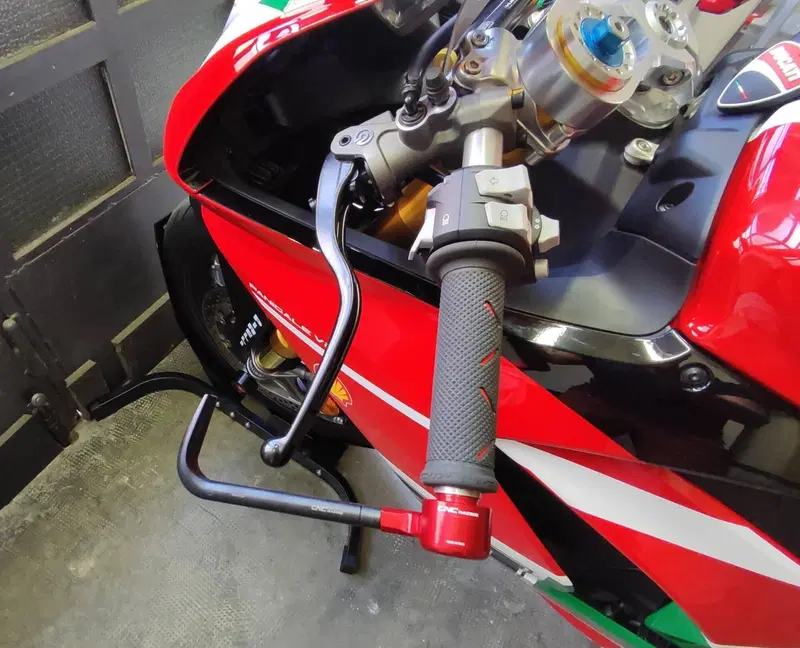 Ducati Panigale V2 Bayliss 1st Championship 20th Anniversary (2021 - 24) (2)