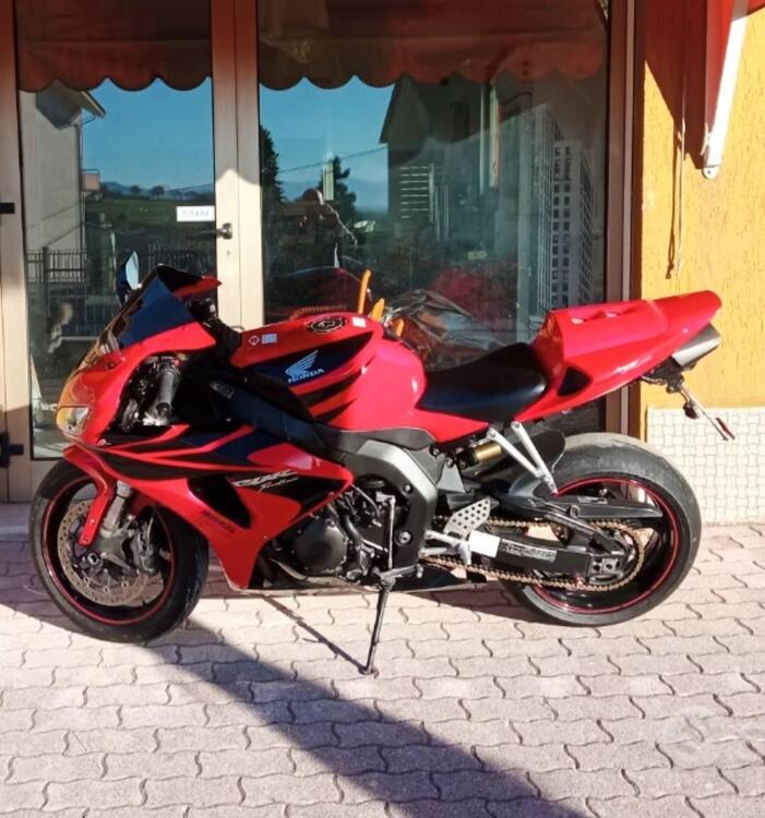 Honda CBR 1000 RR Fireblade (2006 - 07) (2)