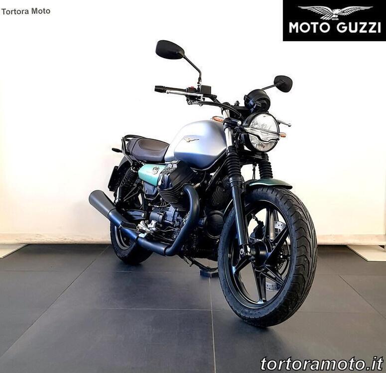 Moto Guzzi V7 Stone Centenario (2021 - 22) (4)