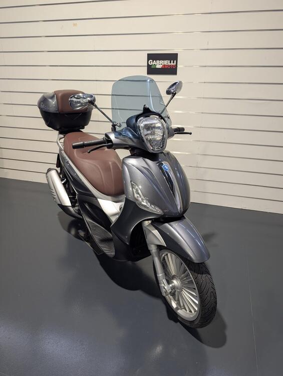 Piaggio Beverly 300 i.e. ABS-ASR (2016 - 20) (3)