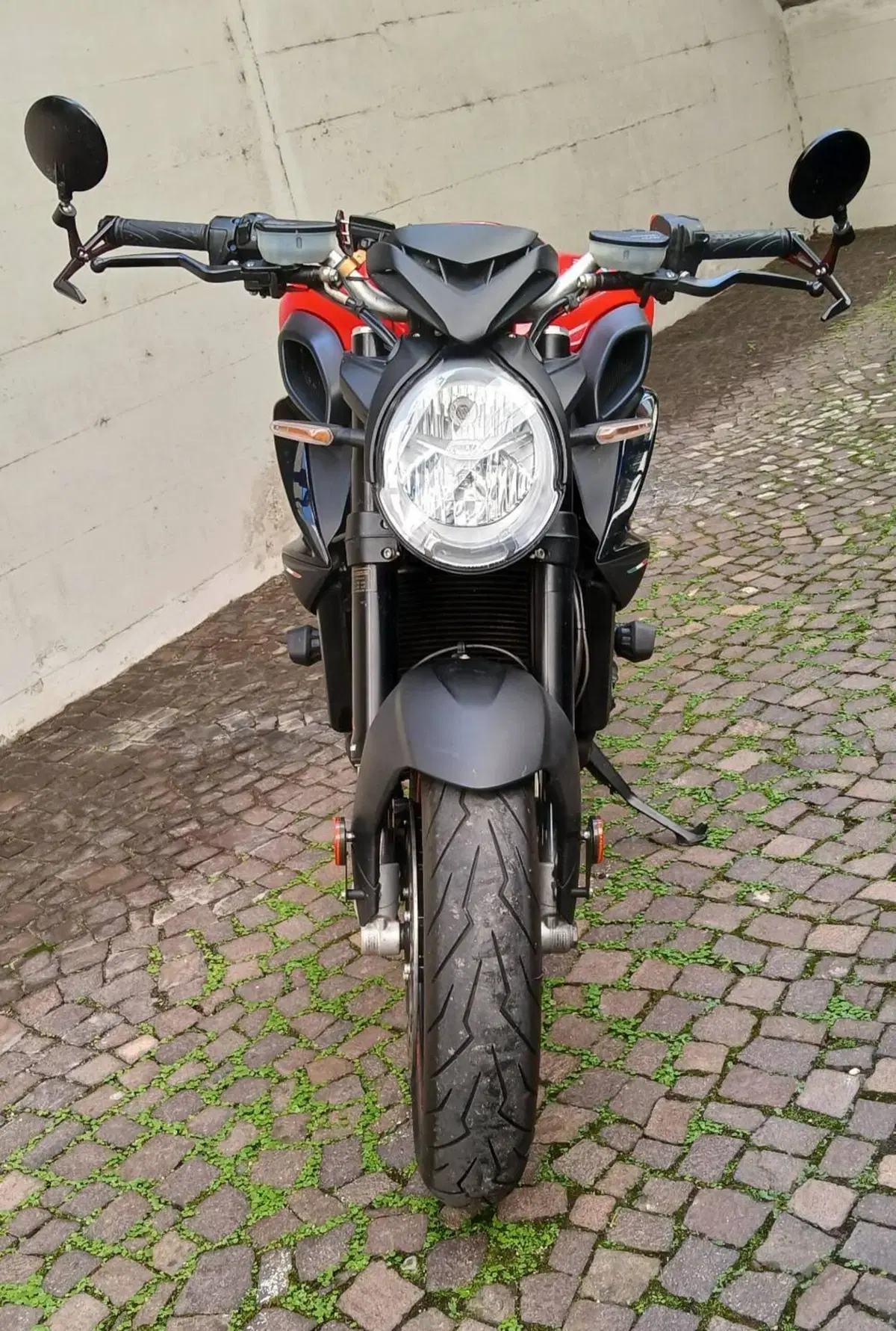 MV Agusta Brutale 800 Rosso (2021 - 23) (2)