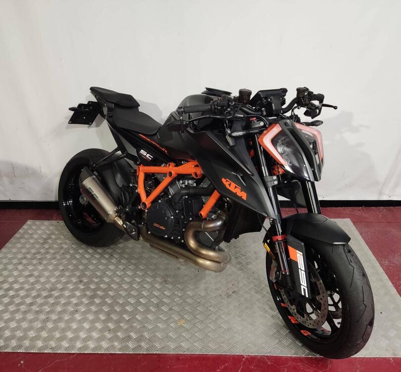 KTM 1290 Super Duke R (2021)