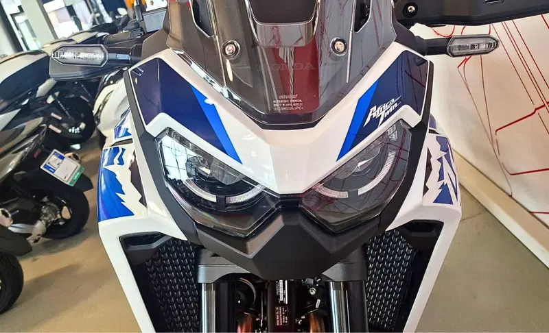 Honda Africa Twin CRF 1100L ES DCT (2024 - 26) (8)