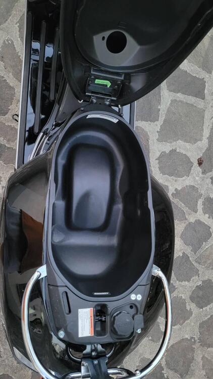 Vespa GTS 300 Hpe (2021 - 22) (5)