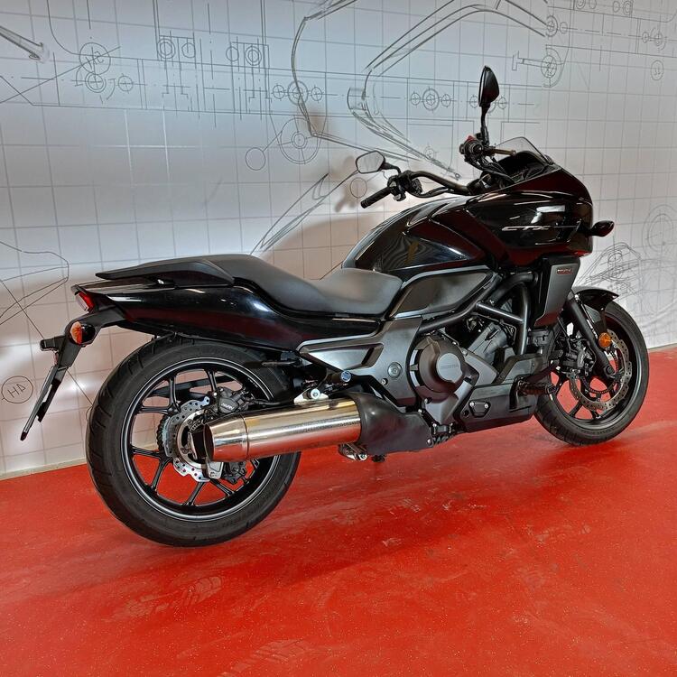 Honda CTX 700 N ABS DCT (2014 - 16) (2)