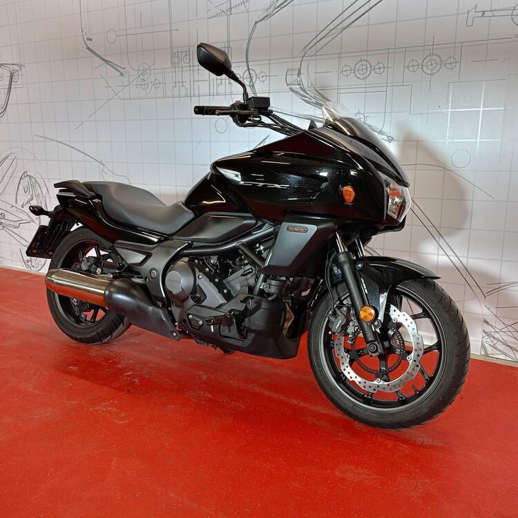 Honda CTX 700 N ABS DCT (2014 - 16) (3)