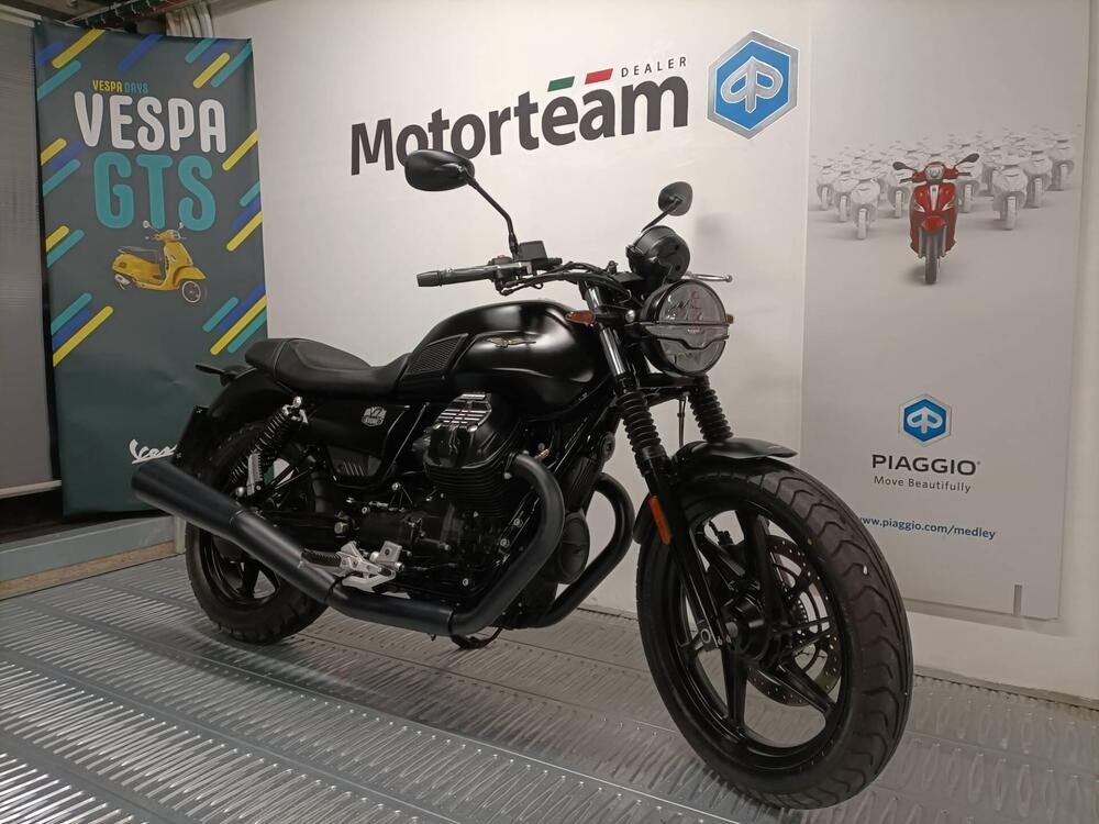 Moto Guzzi V7 Stone (2021 - 24)