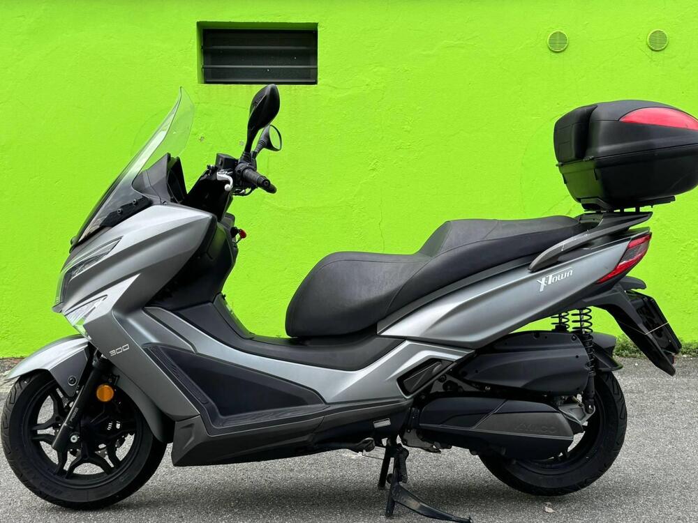 Kymco X-Town 300i ABS (2016 - 20) (4)