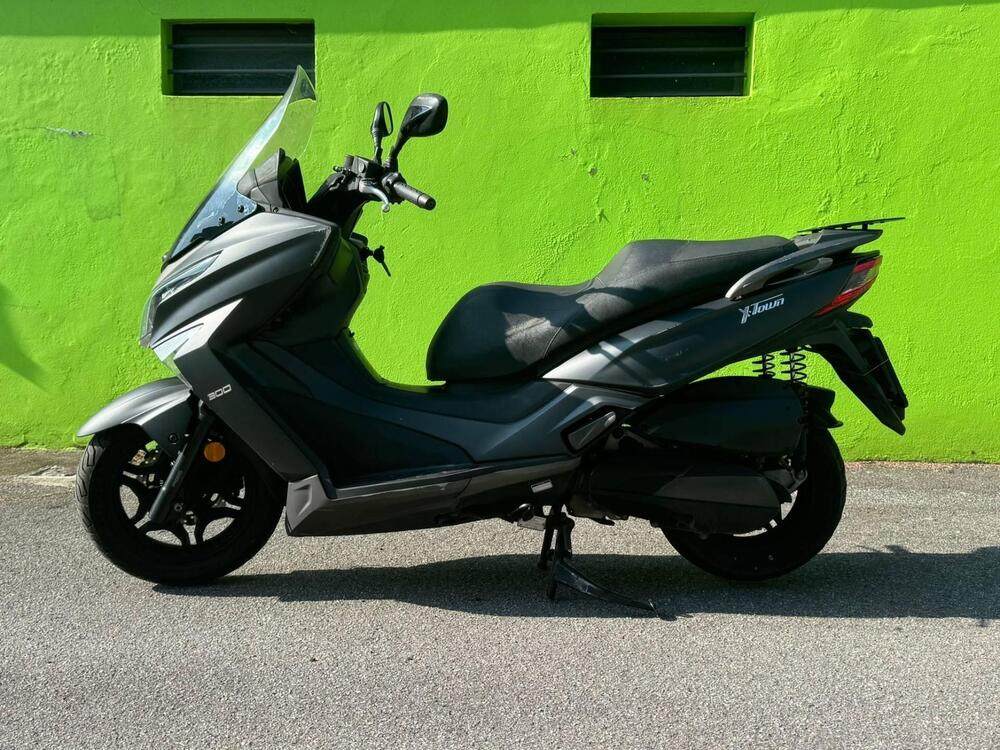 Kymco X-Town 300i ABS (2016 - 20) (3)