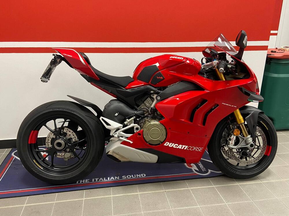 Ducati Panigale V4 S 1100 (2021) (4)