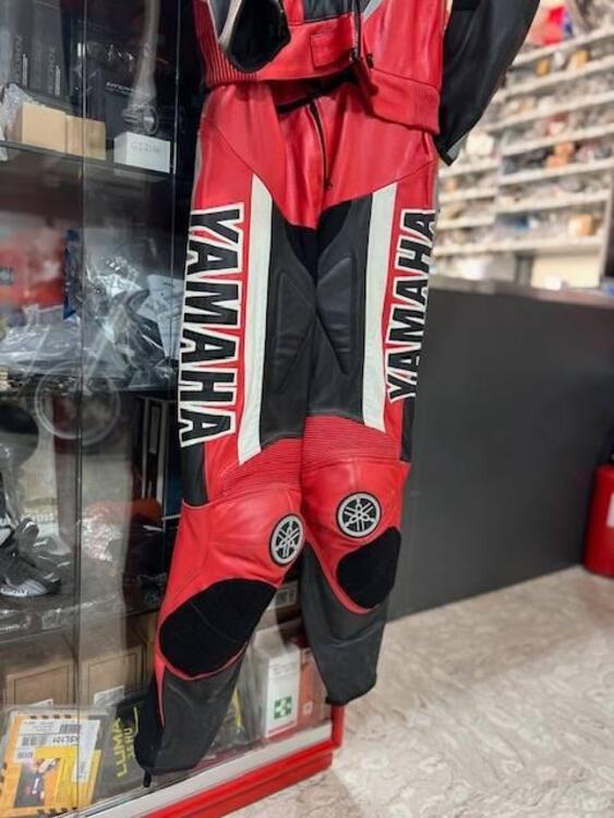 TUTA YAMAHA TEAM RACING PELLE 2 PEZZI ROSSA TG.54 (2)