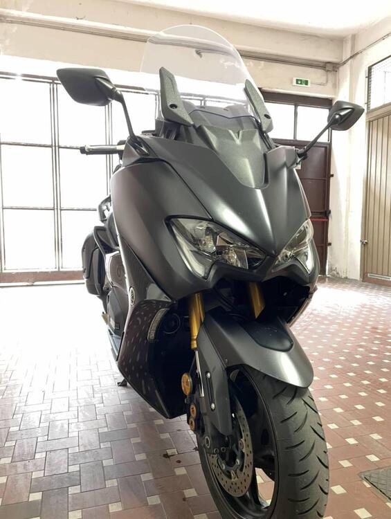 Yamaha T-Max 560 Tech Max (2020) (2)