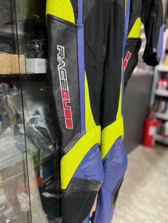 TUTA MOTOCUBO MIX PELLE E TESSUTO GIALLO FLUO BLU (2)