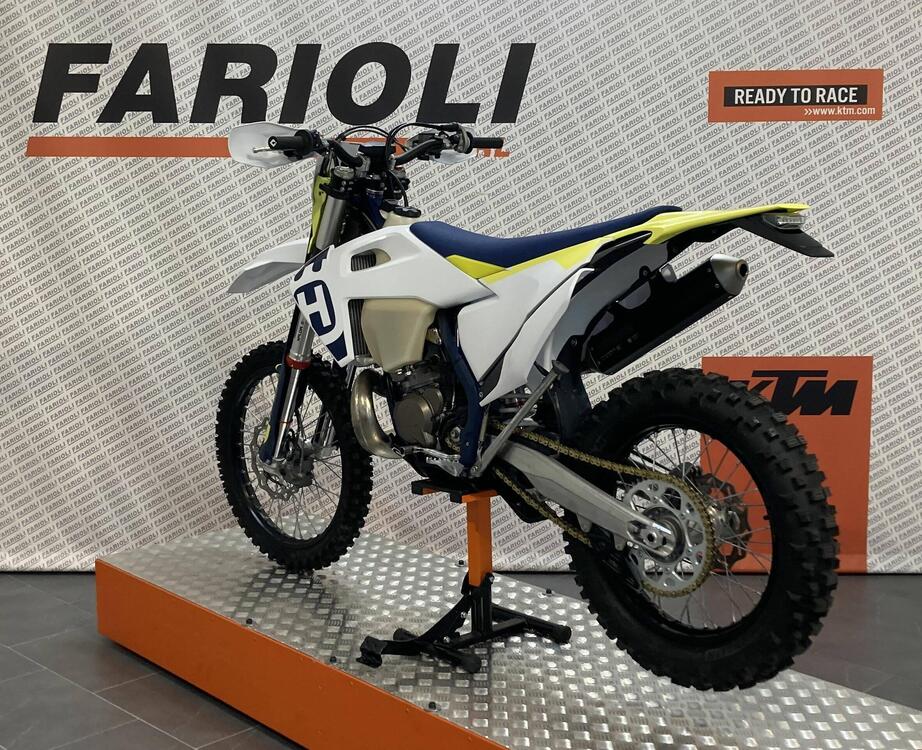 Husqvarna TE 300i (2023) (4)