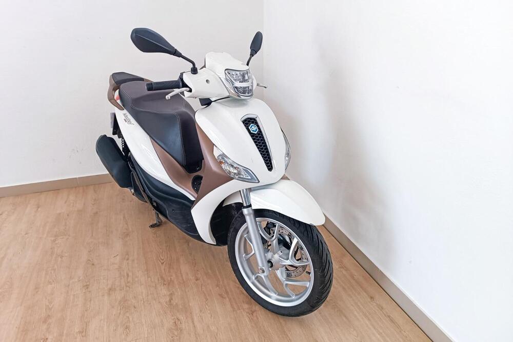 Piaggio Liberty 125 i-get ABS (2016) (2)