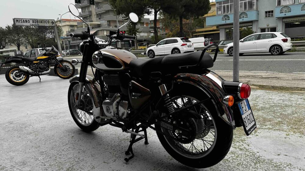 Royal Enfield Classic 350 (2021 - 24) (4)