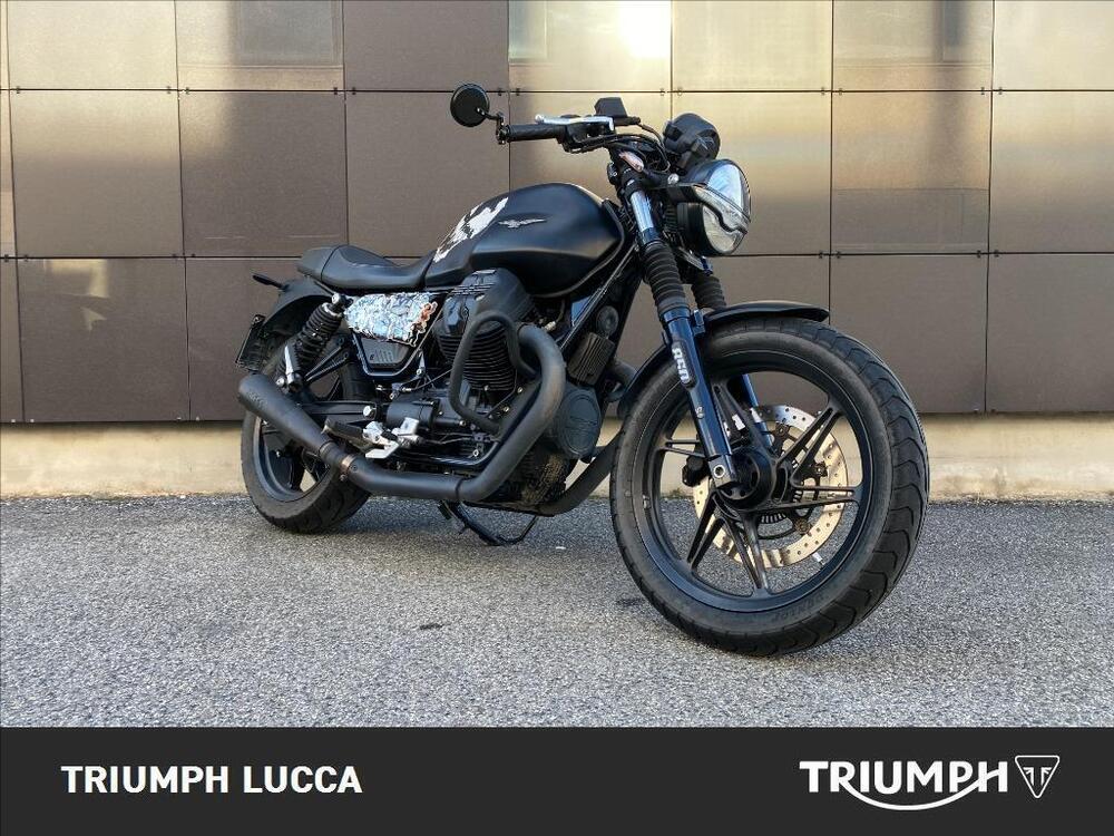 Moto Guzzi V7 Stone (2021 - 24) (3)