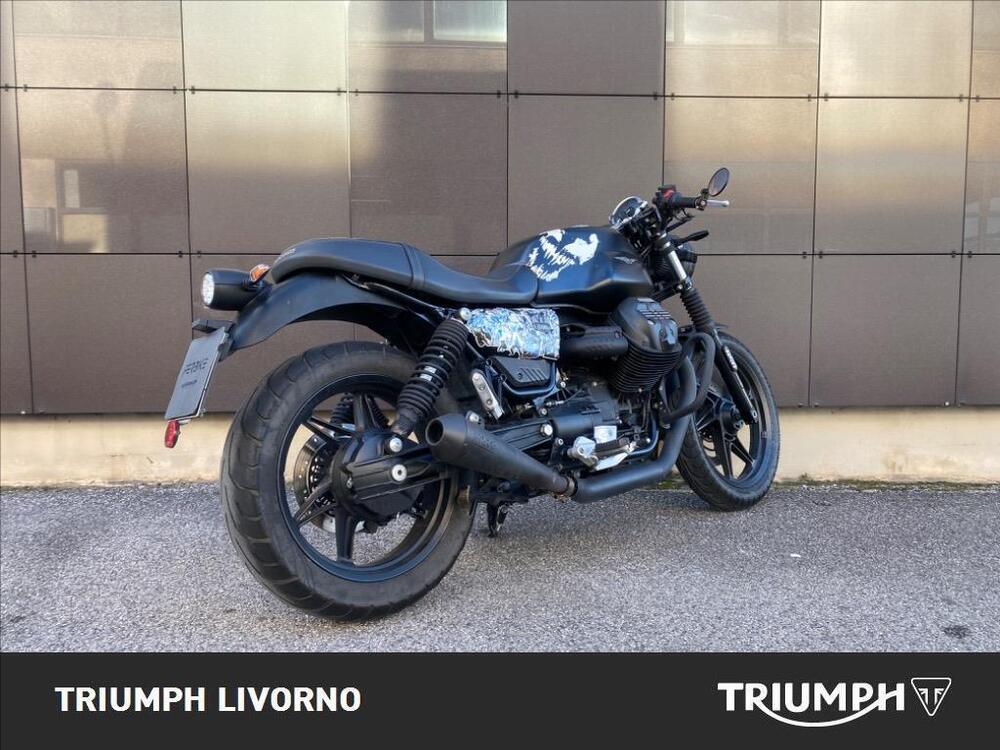 Moto Guzzi V7 Stone (2021 - 24) (2)