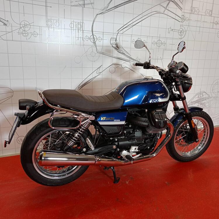 Moto Guzzi V7 Special (2021 - 24) (2)