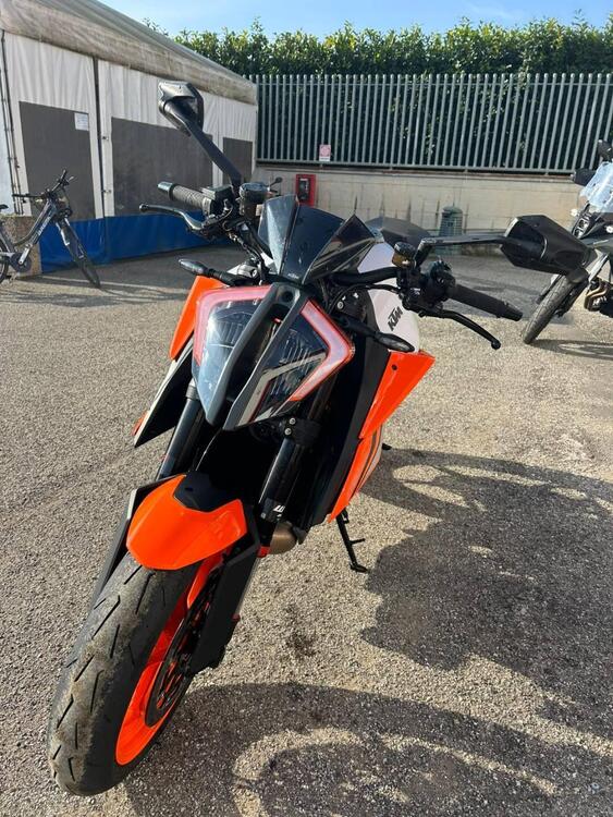 KTM 1290 Super Duke R (2022 - 23) (4)