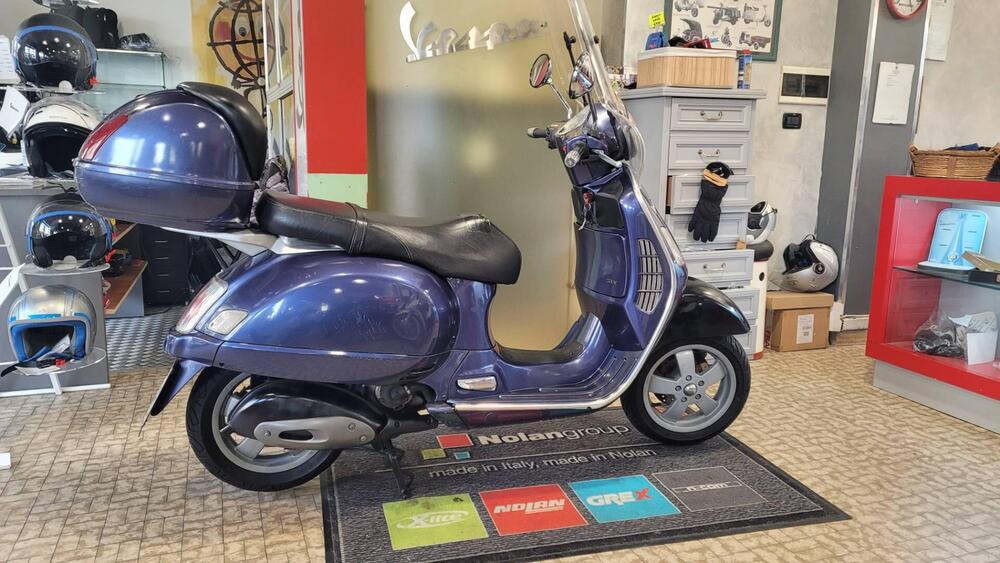 Vespa Granturismo 200 L