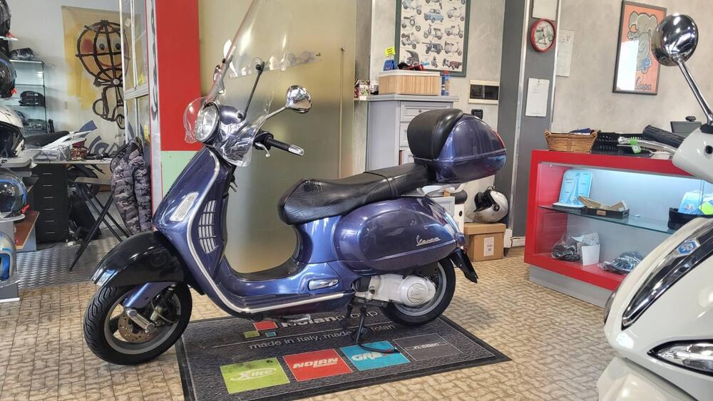 Vespa Granturismo 200 L (3)