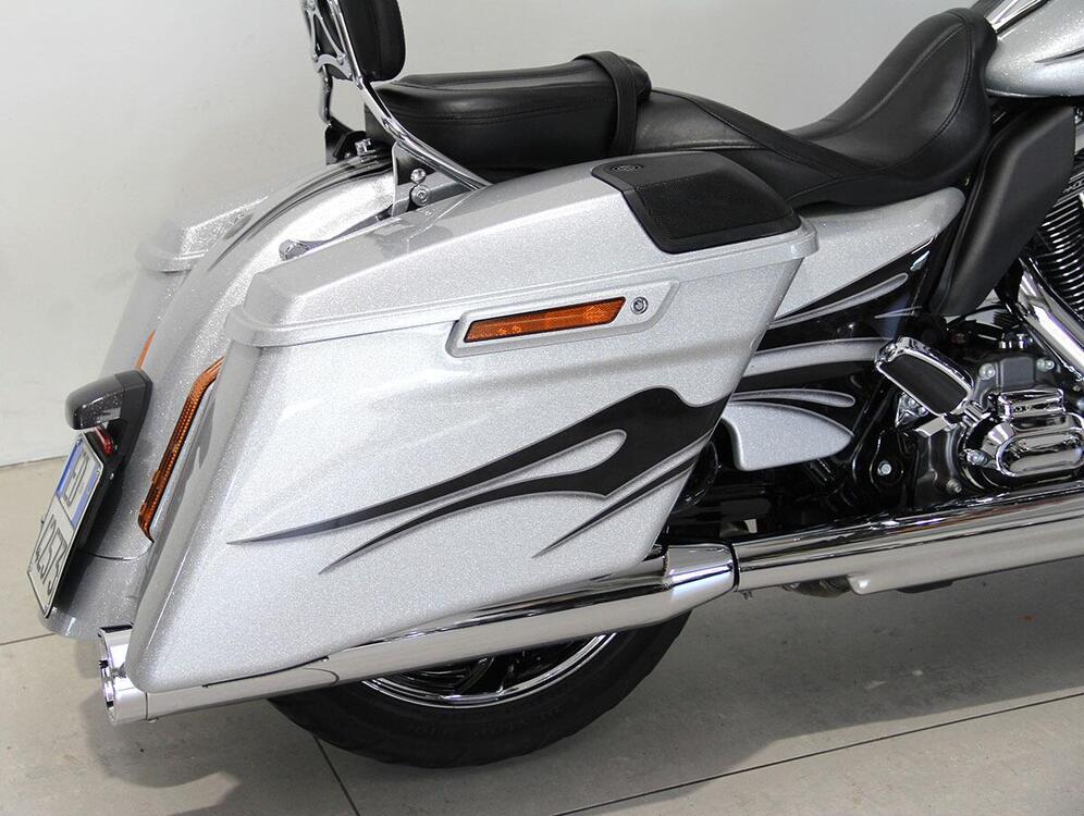 Harley-Davidson 1800 Street Glide (2014 - 15) - FLHXSE (3)