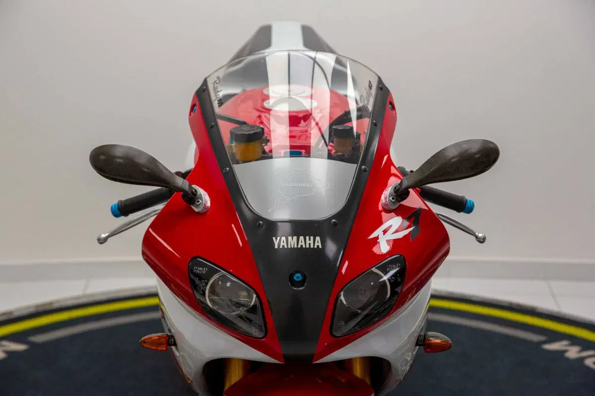 Yamaha YZF 750 R7 (13)