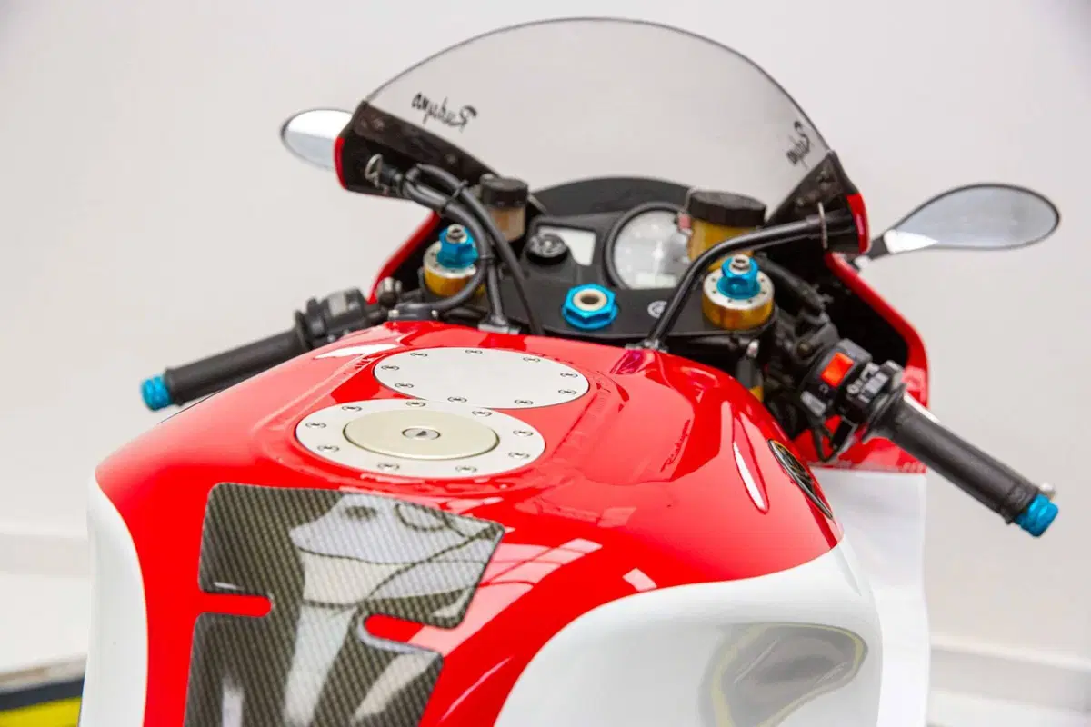 Yamaha YZF 750 R7 (18)