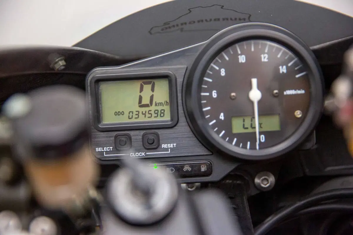 Yamaha YZF 750 R7 (20)