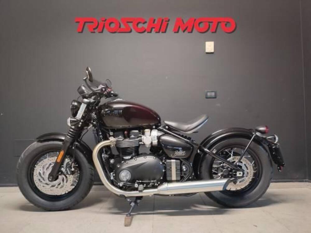 Triumph Bonneville Bobber 1200 Stealth edition (2024) (2)