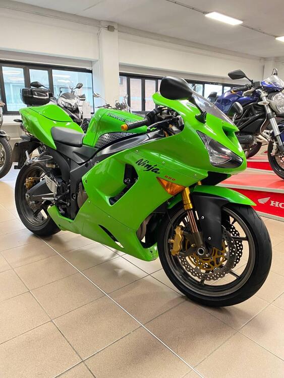 Kawasaki Ninja 600 ZX-6RR (2005 - 06) (4)