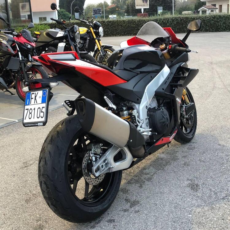 Aprilia RSV4 1100 Factory SE-09 SBK (2024) (2)