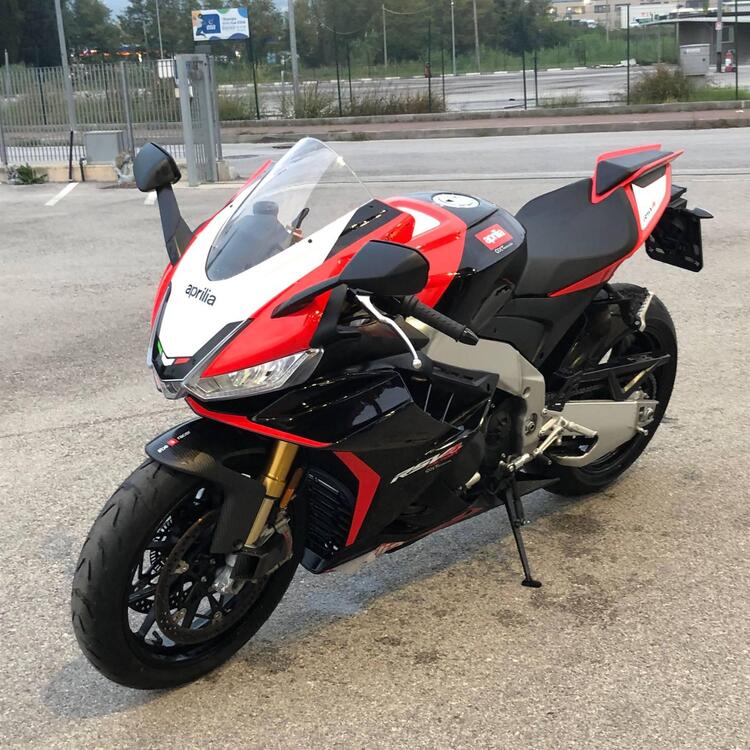 Aprilia RSV4 1100 Factory SE-09 SBK (2024) (5)