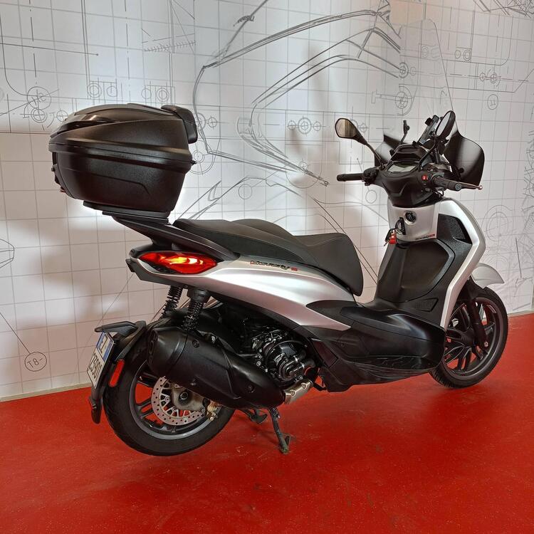 Piaggio Beverly 300 S (2021) (2)