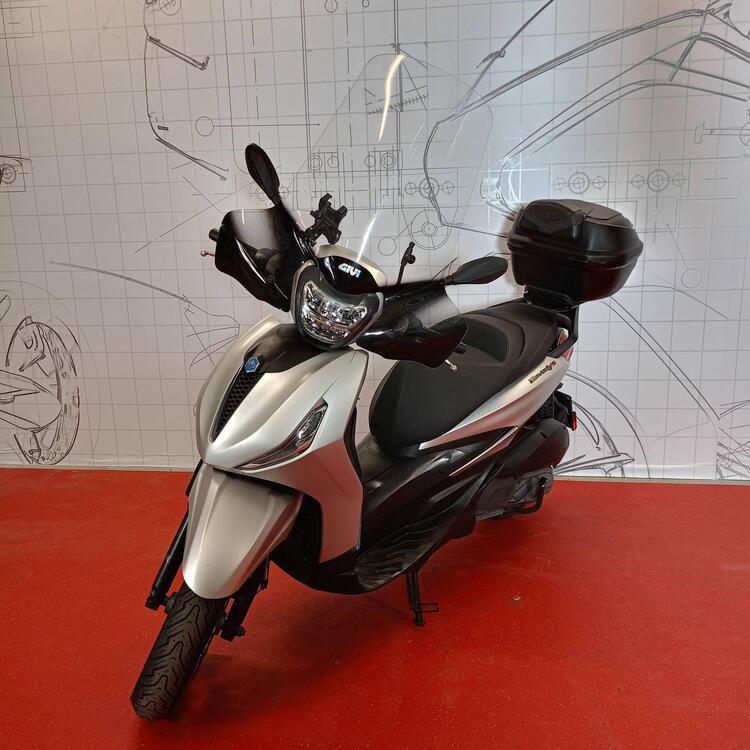 Piaggio Beverly 300 S (2021) (5)