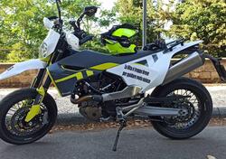 Husqvarna 701 Supermoto (2021) usata