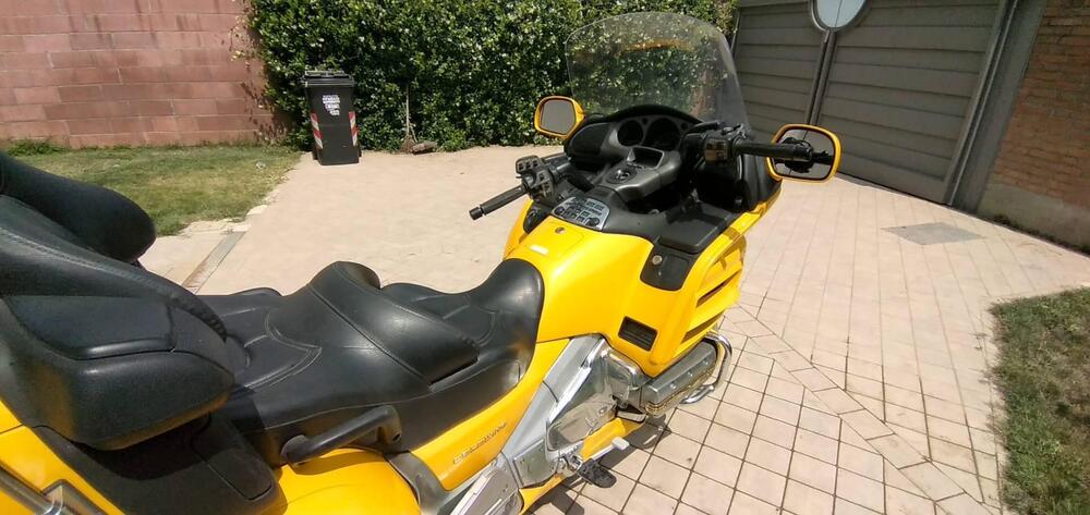 Honda GL 1800 Gold Wing (2000 - 05) (4)