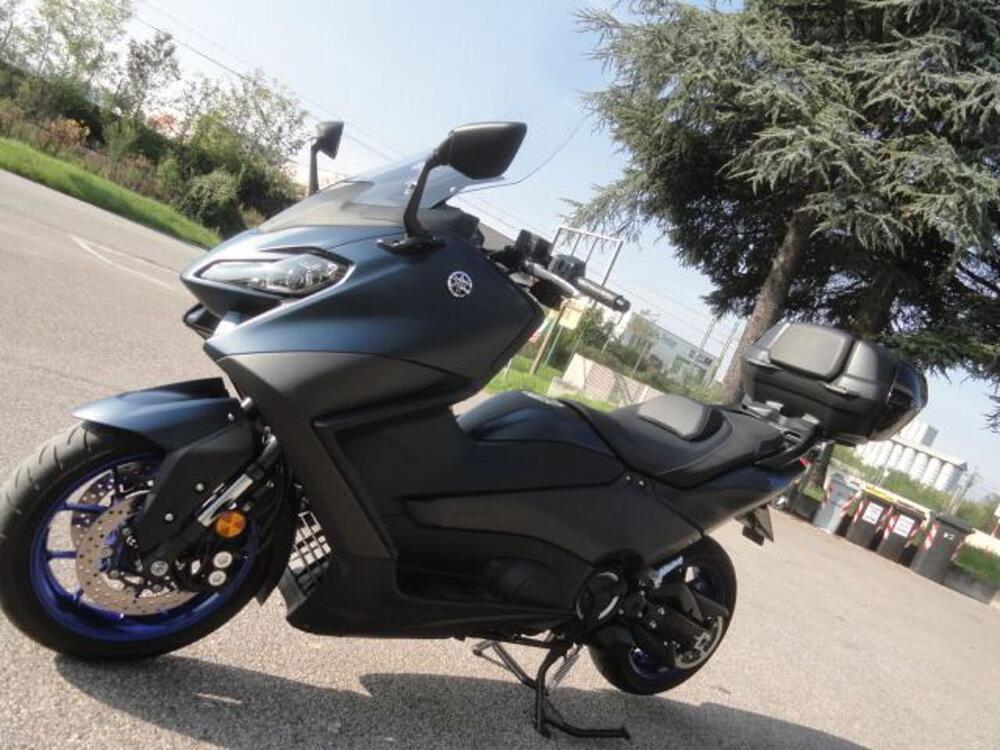 Yamaha T-Max 560 (2022 - 24) (4)