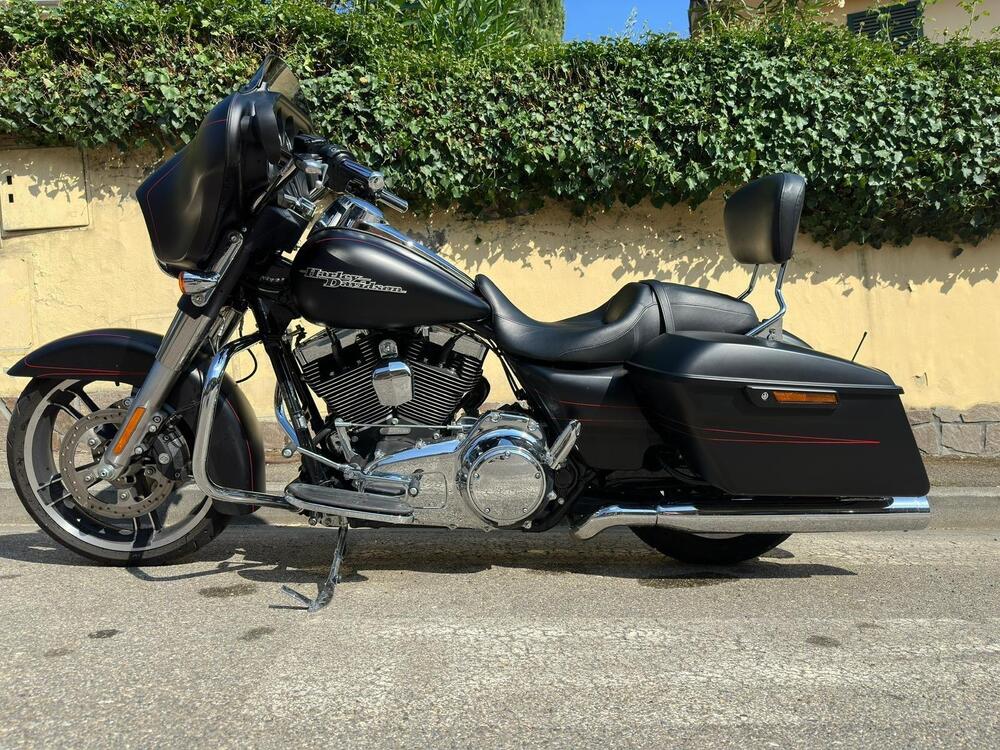 Harley-Davidson 1690 Street Glide Special (2014 - 16) - FLHX (3)