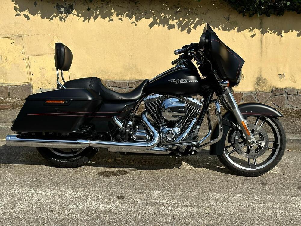 Harley-Davidson 1690 Street Glide Special (2014 - 16) - FLHX (4)