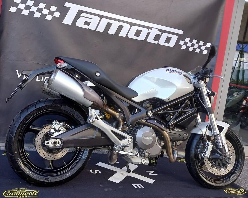 Ducati Monster 696 (2008 - 13) (3)