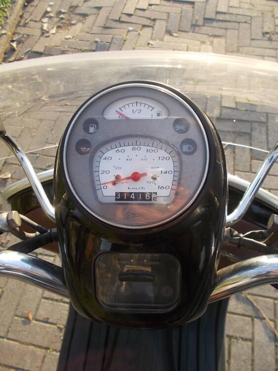 Vespa GTV 300 Via Montenapoleone ABS (2010 - 16) (2)